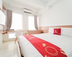Hotelli Redliving Apartemen Patra Land Urbano - Rifki Room (Bekasi, Indonesia)