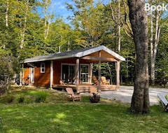 Casa/apartamento entero Owl Cabin - Cozy Forest Retreat Nearby Lake (East Kemptville, Canadá)