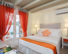 Otel Mareggio Exclusive Residences & Suites (Gythio, Yunanistan)