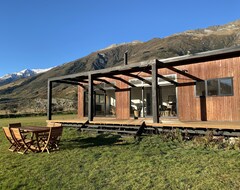 Cijela kuća/apartman Sunny, Self-contained House With Spectacular Mountain Views (Makarora, Novi Zeland)