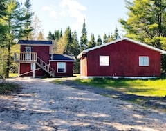 Entire House / Apartment Little Betsy Cabin On Lake Superior Sandy Beach (Copper Harbor, USA)