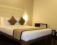 OYO 8045 Crest Hotel (Bengaluru, India)