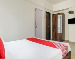 OYO Flagship 24143 Hotel Blue Orchid (Pune, India)