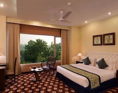 Hotelli M B Greens Clarks Inn (Moradabad, Intia)