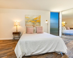 Hotel New Account Savings! Beautiful Prime Ocean Front, AC in each bedroom (Wailuku, USA)