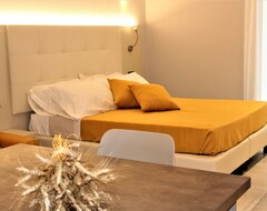 Khách sạn Primrose Hotel [bed&breakfast.it] (Rimini, Ý)