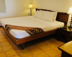 Amalfi718 Hotel (Lipa City, Filipinas)