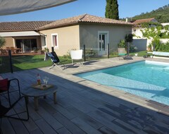 Toàn bộ căn nhà/căn hộ Pleasant Villa With Pool (Bagnols-sur-Cèze, Pháp)