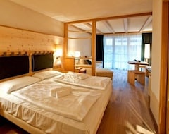 Khách sạn Hotel Tirler - Dolomites Living (Seiser Alm, Ý)