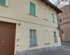 Cijela kuća/apartman Santa Chiara Nuovo Appartamento In Centro Di Bra (Bra, Italija)