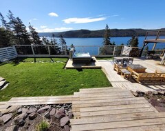Entire House / Apartment The Cliff House Luxury Chalet (Dunville, Canada)