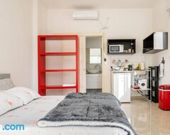 Koko talo/asunto Lovely Studio W. Garden - 3 Minutes From Beach! (Ein Hod, Israel)