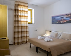 Hotel Santa Lucia (Santa Cesarea Terme, Italy)