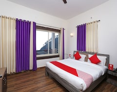OYO 23298 Hotel Uttaranchal Inn (Nainital, Hindistan)