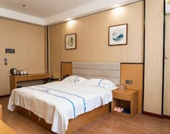 Khách sạn Xinchen Business Hotel (Hefeng, Trung Quốc)