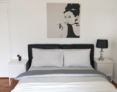 Koko talo/asunto Lovely Masterbedroom + Ensuit +tv (Sydney, Australia)