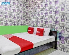 Hotelli OYO 92759 Penginapan Piji Kembar (Karanganyar, Indonesia)