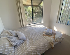 Koko talo/asunto 95cm2 Spacious 2-bedroom Unit In Town Centre (Broome, Australia)