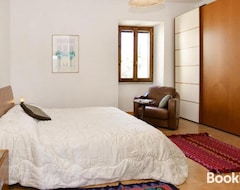 Koko talo/asunto Stunning Home In Turania With Internet And 3 Bedrooms (Turania, Italia)