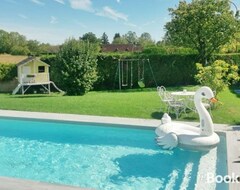 Nhà trọ Ma Douce Bulle Piscine & Detente (Saint-Léger-près-Troyes, Pháp)