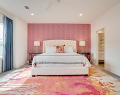 Entire House / Apartment Whimsical Brand New Btwn Downtown & Highland Park (Dallas, USA)