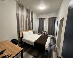 Commercial Hotel (Edmonton, Canada)