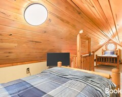 Casa/apartamento entero Unwind At Jamesons Cabin! Ev Cgr, Pets, Hottub! (Garrett, EE. UU.)