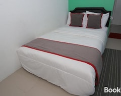 Khách sạn Capital O 93750 Luxury Rooms @ Urbantown Serpong (Tangerang Selatan, Indonesia)