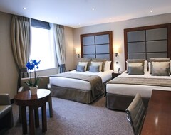 Rochester Hotel by Blue Orchid (London, United Kingdom)