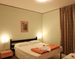 Hotel Studio 2 Beds In Residence With Swimming-Pool Bed And Bath Linen Included (Marina di Bibbona, Italia)