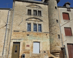 Toàn bộ căn nhà/căn hộ Accommodation In The Heart Of The Village (Champlitte, Pháp)