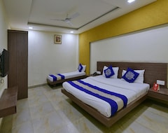 Collection O Hotel SVL (Indore, India)