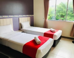 Khách sạn OYO 497 - ESQ Ferringhi Hotel (Batu Ferringhi, Malaysia)
