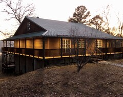 Casa/apartamento entero New Listing! Secluded 3 Acres On The White River. Custom Cabin With Hottub. (Calico Rock, EE. UU.)