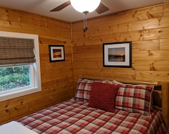 Koko talo/asunto Private Lakefront Cabin On Beautiful Munuscong Bay (Pickford, Amerikan Yhdysvallat)