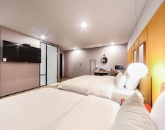 Seomyeon Brown-dot hotel Gold (Busan, South Korea)