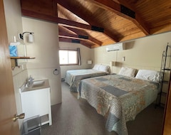 Entire House / Apartment Bighorn Mountain View Cabin (Saint Xavier, USA)