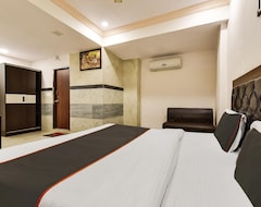 Khách sạn Super OYO Flagship Hotel Ratnam Palace (Udaipur, Ấn Độ)