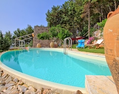 Cijela kuća/apartman Stone Villa With Pool, Pine Forest And Private Parking (Gagliano del Capo, Italija)