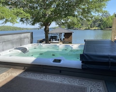 Toàn bộ căn nhà/căn hộ Luxurious Lake Front Home On Deep Clean Water (Jackson, Hoa Kỳ)