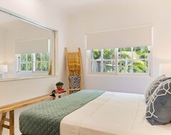 Koko talo/asunto Upea sisustus on suunniteltu ylellinen Beach House, Oak Beach Tropical Queensland (Port Douglas, Australia)