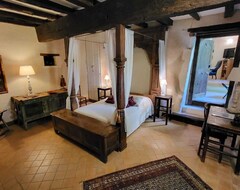 Cijela kuća/apartman Charming Apartment In A 16th Century Mansion (Allemans, Francuska)