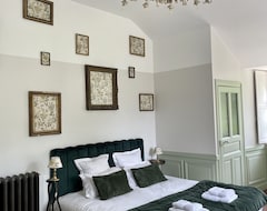 Toàn bộ căn nhà/căn hộ Charming Superior Room At Château Le Fresne (Bouchemaine, Pháp)