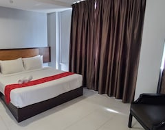 Leisure Cove Hotel And Apartments (Tanjung Bungah, Malezija)