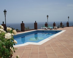 Hele huset/lejligheden Villa With Private Pool Near Nerja And Panoramic Sea Views (Maro, Spanien)