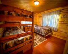 Entire House / Apartment Bear Island Getaway (Crane Lake, USA)