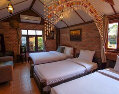 Hotel Baan Esan Country House (Sakhon Nakhon, Thailand)
