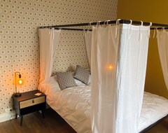 Cijela kuća/apartman Beautiful 4 Bed Manor House In Stunning Location Sleeps 8 (Montgibaud, Francuska)