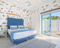Lejlighedshotel Veranta Luxury Suite At Sfakia Village, South West Crete Island. (Chora Sfakion, Grækenland)