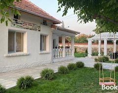 Koko talo/asunto Elena (Letnica, Bulgaria)